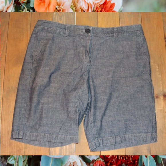 LOFT Medium Wash Chambray Bermuda Shorts – Size 8P - Picture 1 of 2